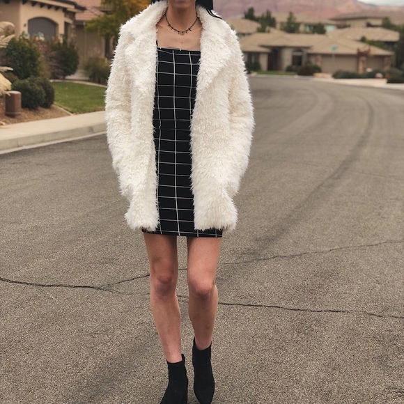 LAST ONE! HP Black & White Grid Bodycon Dress - Picture 4 of 5